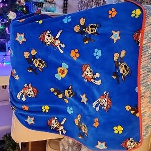 Soft and plush Nickelodeon Paw Patrol blanket